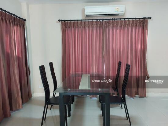 ให้เช่า บ้านแฝด2ชั้น เฟอร์นิเจอร์ครบ 40ตรว. อยู่ถนน เลียบคลองสอง ซอยเดียวกับซาฟารีเวิลด์ ใกล้ห้างแฟชั่นไอส์แลนด์ ให้เช่า20,000/เดือน